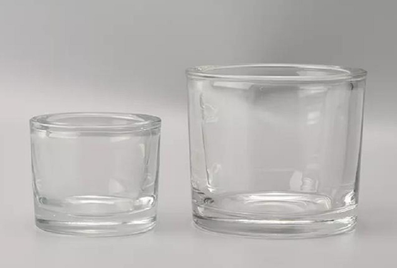 Comment les bougeoirs en verre peuvent-ils transformer l’ambiance et ajouter de la valeur aux espaces de vie modernes ?