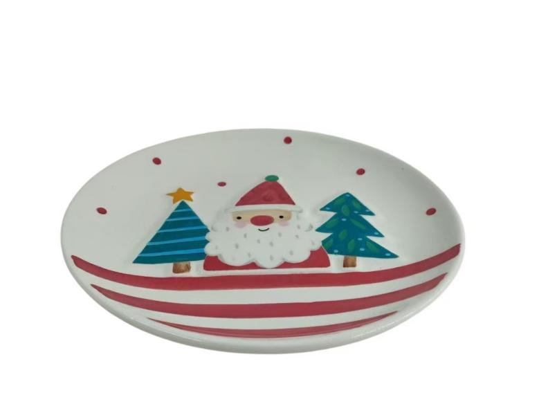Assiettes en céramique sur le thème de Noël : apportez une ambiance festive à votre table