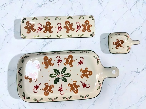 À la recherche d’une vaisselle de Noël mignonne et pratique ?
