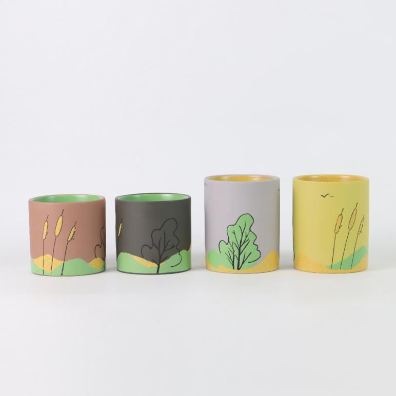 Bougeoir en céramique Four Seasons Mountain Wild : un vaisseau de lumière et d'ombre, tenant un paysage naturel entre vos mains