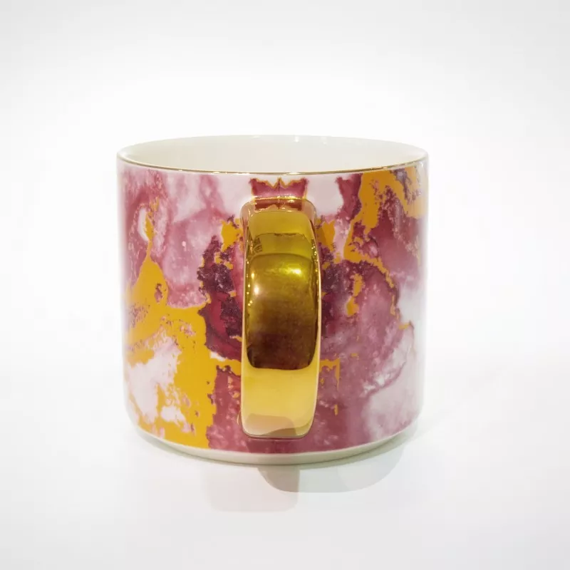 Tasse en céramique à motif de marbre élégant