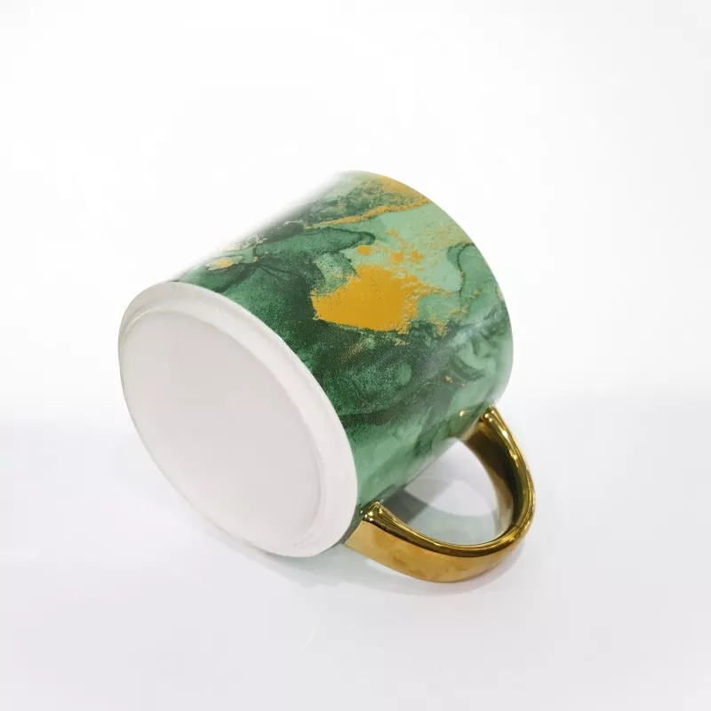 Tasse en céramique à motif de marbre élégant