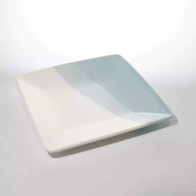 Assiette carrée en céramique moderne à deux tons