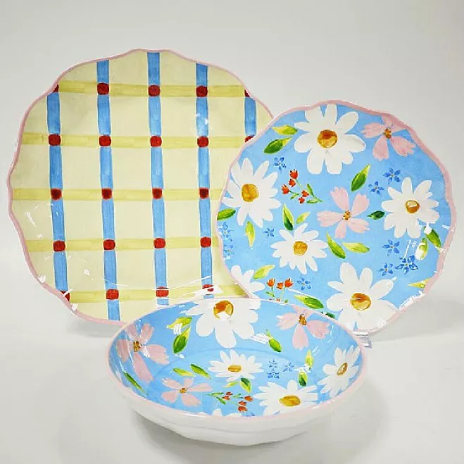 Ensemble d’assiettes de jardin en marguerites peintes