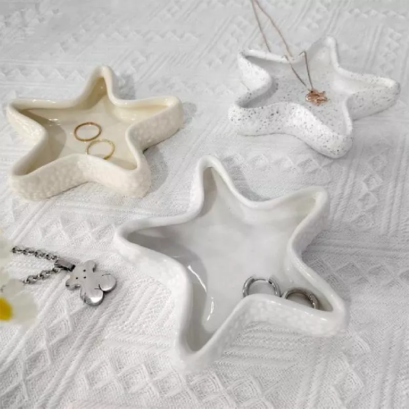 Plateau à bijoux en céramique coquille et étoile de mer Plateau à bijoux en céramique coquille et étoile de mer