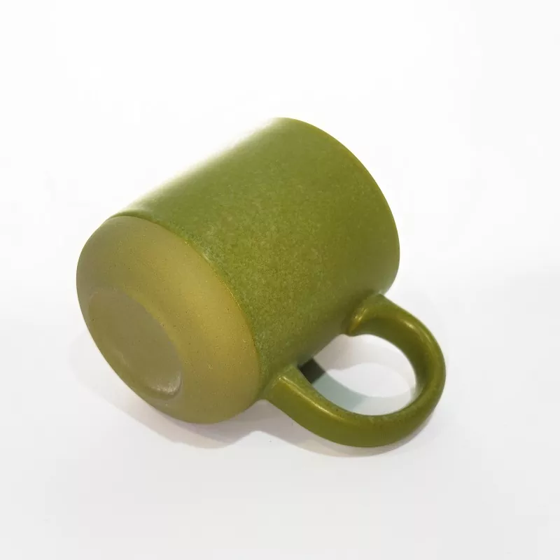 Tasse verte de voyage en céramique moderne et simple